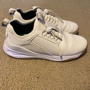 Cloves Nursing Shoes Size 9